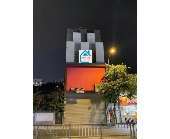 Cho thuê nhà mặt tiền 296 Bạch Đằng Q.Bình Thạnh. Giá 80 triệu