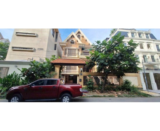 Cho Thuê Biệt Thự Đường 204/8 Nguyễn Văn Hưởng - Quận 2. Giá 4.500 usd