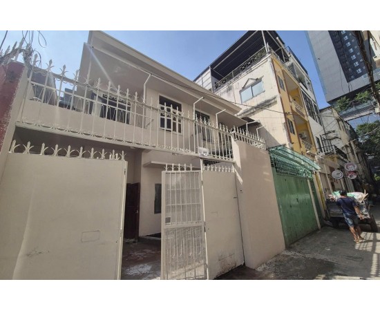 Cho Thuê Biệt Thự Sát Mặt Tiền : 269/2 Nguyễn Trãi, Phường Nguyễn Cư Trinh, Quận 1. Giá thuê : 90 tr