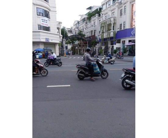 Cho thuê Nhà mặt tiền : 1209 Phan Văn Trị,  Phường 10, Quận Gò Vấp . Giá thuê : 25 triệu/tháng