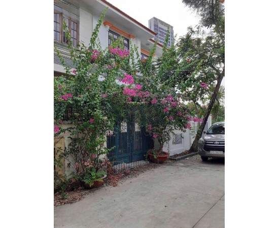 Cho thuê Biệt Thự : 95/72 Thảo Điền , Thủ Đức. Giá thuê : 30 triệu/tháng