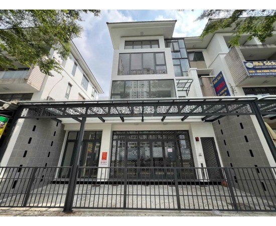 Cho thuê Nhà mặt tiền : 132 Đường 35, Phường Cát Lái, Thủ Đức. Giá thuê : 60 triệu/tháng