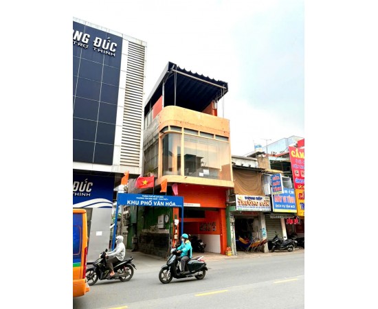 Cho thuê Nhà Góc : 1054 Cách Mạng Tháng 8, Quận Tân Bình. Giá Thuê : 23 triệu/ tháng