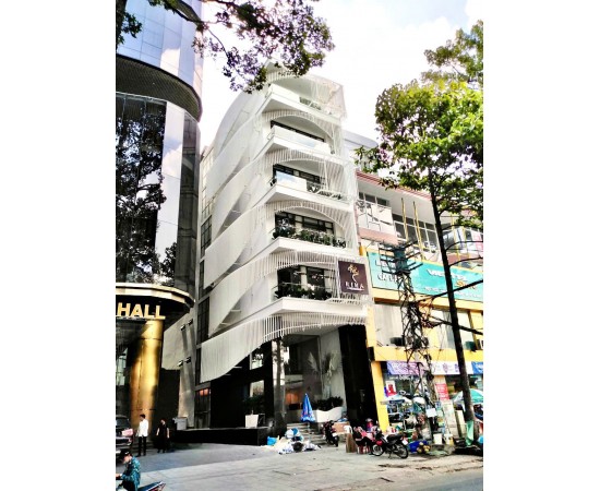 Cho thuê Nhà mặt tiền : 22 Đường Ba tháng hai, Quận 10. Giá thuê : 450 triệu/tháng