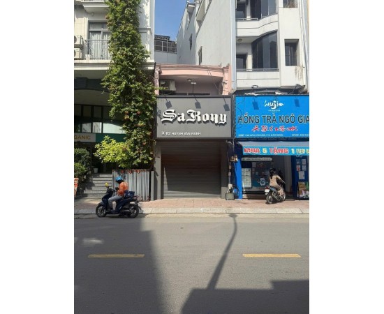 Cho thuê Nhà mặt tiền : 82 Huỳnh Văn Bánh, Phường 15, Quận Phú Nhuận. Giá thuê : 35 triệu/tháng
