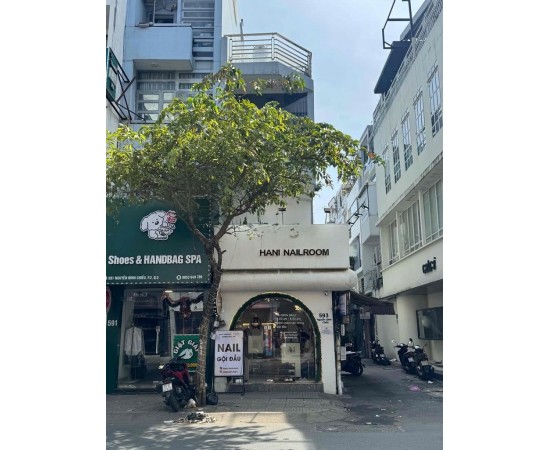Cho thuê Nhà mặt tiền : 593 Nguyễn Đình Chiểu, Quận 3. Giá thuê : 32 triệu/tháng