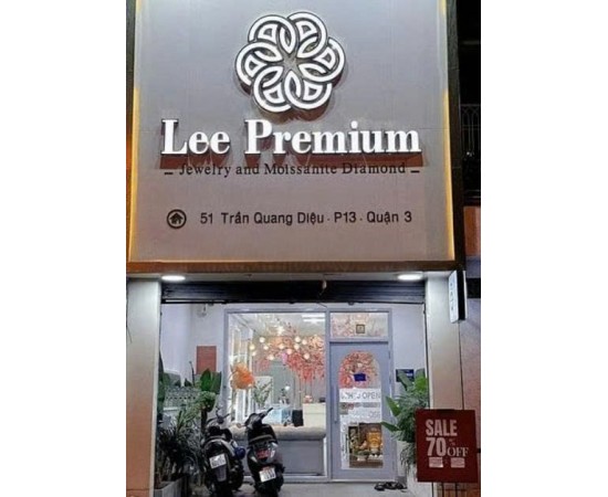 Cho thuê Nhà mặt tiền : 51 Trần Quang Diệu, Phường 13, Quận 3. Giá thuê : 45triệu/tháng