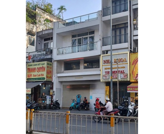 Cho thuê Nhà mặt tiền : 424 -426 Nguyễn Tri Phương, Quận 10. Giá thuê : 140 triệu/tháng