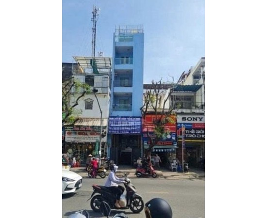 Cho thuê Nhà mặt tiền : 70 Thành Thái, Phường 15, Quận 10. Giá thuê : 45 triệu/tháng