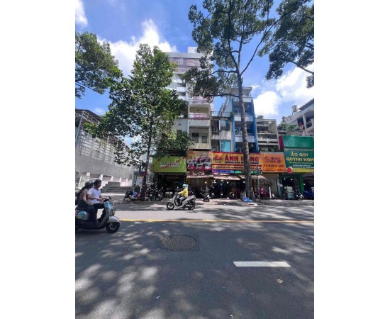 Cho thuê Nhà mặt tiền : 438  Nguyễn Chí Thanh, Phường 6, Quận 10. Giá thuê : 38 triệu/tháng