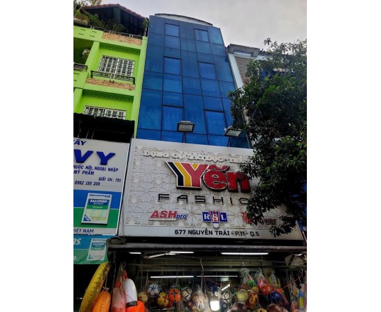 Cho thuê Nhà mặt tiền : 677 Nguyễn Trãi, Phường 11, Quận 5. Giá thuê : 32 triệu/tháng