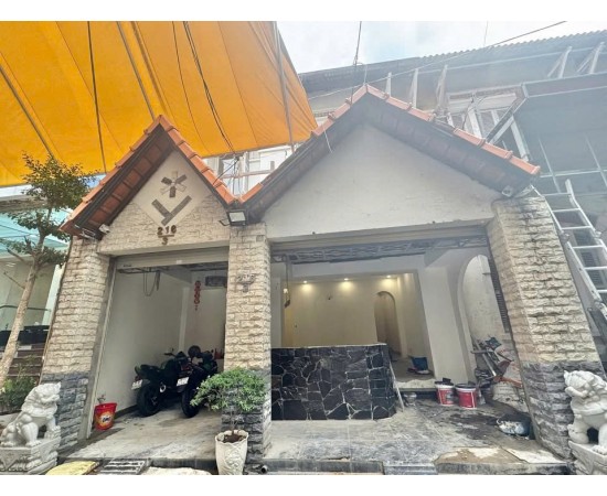 CHO THUÊ NHÀ NGUYÊN CĂN : 216/3 Điện Biên Phủ, Phường Võ Thị Sáu, Quận 3. Giá thuê : 100.000.000 VNĐ