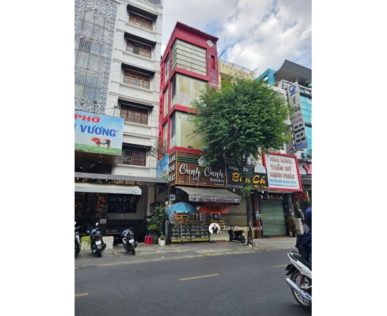 Cho thuê Nhà : 772D Sư Vạn Hạnh, Quận 10. Giá thuê : 80 triệu/tháng