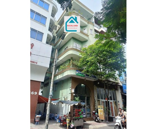 GÓC 2 MẶT TIỀN – 75-77 HÀM NGHI & TÔN THẤT ĐẠM, PHƯỜNG BẾN THÀNH, TP.HCM. GIÁ THUÊ : 21.000 USD/THÁN