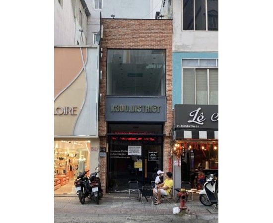 Cho thuê Nhà mặt tiền : 214E Nguyễn Trãi,  Quận 1. Giá thuê : 35 triệu/tháng