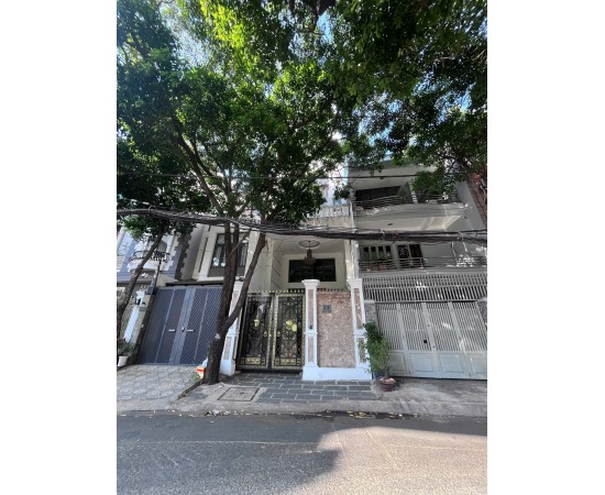 Cho thuê Nhà mặt tiền : 23 Núi Thành, Phường 13, Quận Tân Bình. Giá thuê : 50 triệu/tháng