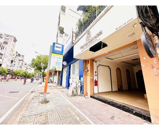 Cho thuê Nhà mặt tiền : 43 Trần Hưng Đạo, Phường 6, Quận 5. Giá thuê : 35 triệu/tháng