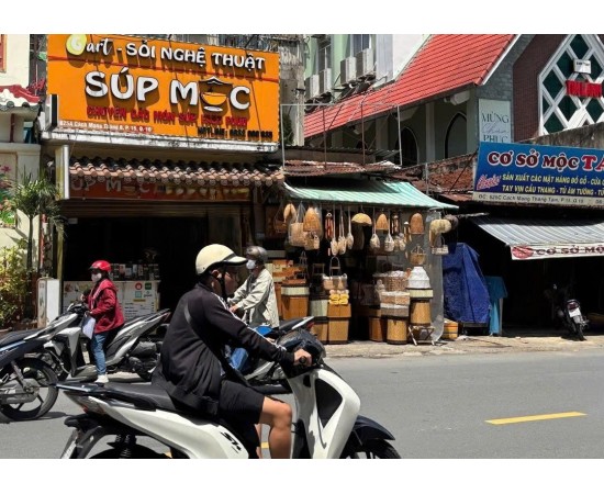 Cho thuê Nhà mặt tiền : 625A Cách Mạng Tháng 8, Quận 10. Giá thuê : 20 triệu/tháng