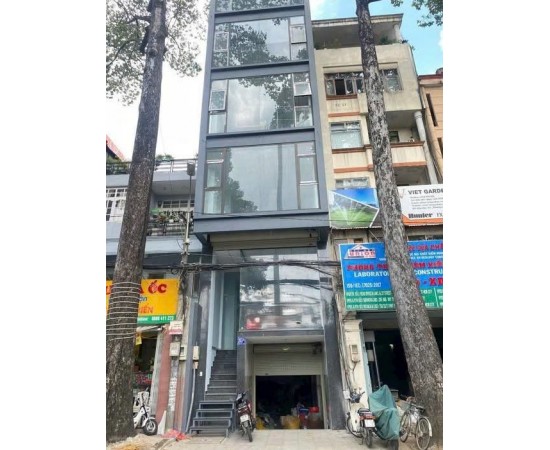 Cho thuê Nhà mặt tiền : 203A Đào Duy Từ, Quận 10. Giá thuê : 150 triệu/tháng