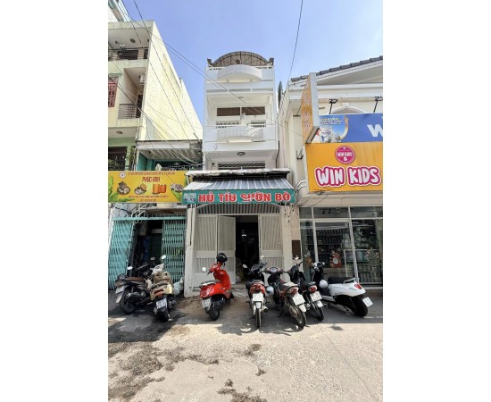 Cho thuê Nhà HXH : 606  Đường 3/2, Phường 14, Quận 10. Giá thuê : 20 triệu/tháng