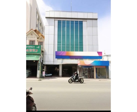 Cho thuê Nhà mặt tiền : 322 Huỳnh Tấn Phát, Quận 7. Giá thuê : 260 triệu/tháng