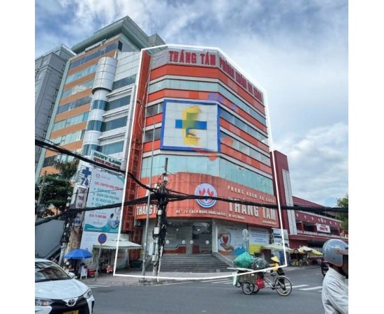 Cho thuê Nhà Góc : 74 Cách Mạng Tháng 8, Quận 3. Giá thuê : 450 triệu/tháng