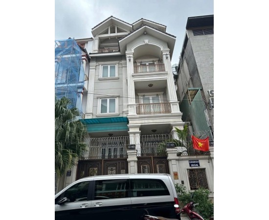 Cho thuê Nhà : 34 Hoa Đào, Phường 2, Quận Phú Nhuận. Giá thuê : 100 triệu/tháng