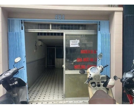 Cho thuê Nhà Góc mặt tiền : 484 Bà Hạt, Phường 8, Quận 10. Giá thuê : 17 triệu / tháng