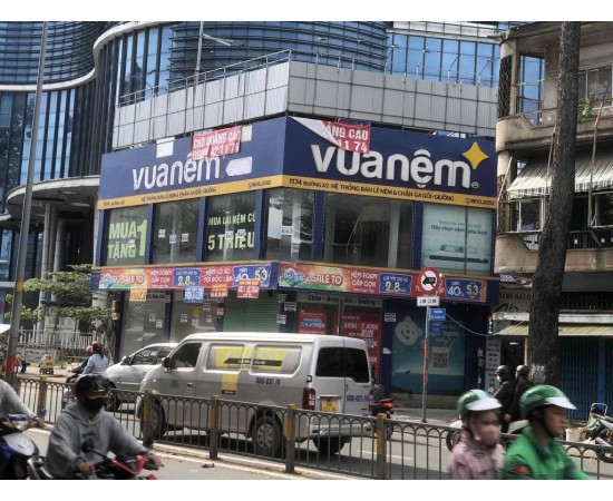 Cho thuê Nhà Góc 2 mặt tiền : 1174 Đường 3/2, Quận 11. Giá thuê : 85 triệu/tháng