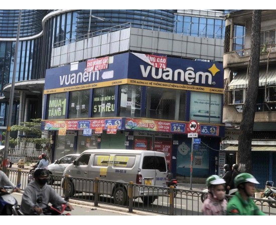 Cho thuê Nhà Góc 2 mặt tiền : 1174 Đường 3/2, Quận 11. Giá thuê : 85 triệu/tháng