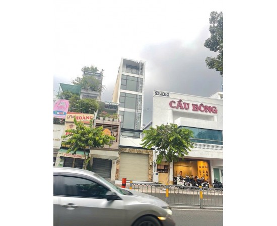 Cho thuê Nhà mặt tiền : 205 Đinh Tiên Hoàng, Quận 1. Giá thuê : 120 triệu/tháng