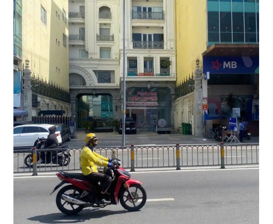 Cho thuê Nhà mặt tiền : 85 Lê Văn Duyệt, Phường 3, Quận Bình Thạnh. Giá thuê : 85 triệu/tháng