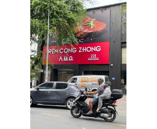 Cho thuê Nhà 2 mặt tiền : 848 Sư Vạn Hạnh, Quận 10. Giá thuê : 200 triệu/tháng