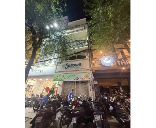 Cho thuê Nhà 2 mặt tiền : 30 Nguyễn Gia Trí, Phường 25, Quận Bình Thạnh. Giá thuê : 65 triệu/tháng