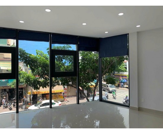 Cho thuê nhà – 5 Hồng Hà, P.2, Q. Tân Bình. Giá thuê: 35 triệu/tháng