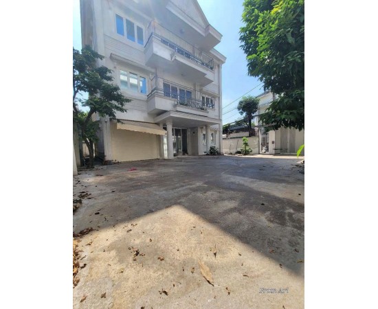 Cho Thuê Nhà : 82 Bình Quới, Phường 27, Quận Bình Thạnh. Giá thuê : 95 triệu/tháng