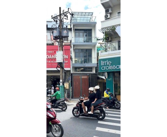 Cho Thuê Nhà : 745 Lạc Long Quân, Phường 10, Quận Tân Bình. Giá thuê : 35 triệu/tháng