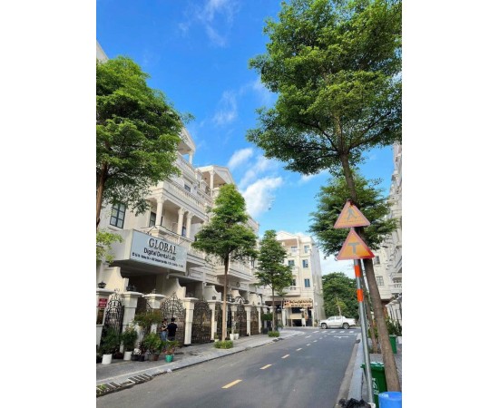 Cho Thuê Nhà : 10 Đường Số 4, KDC CityLand, Phường 10, Quận Gò Vấp. Giá thuê : 41 triệu/tháng