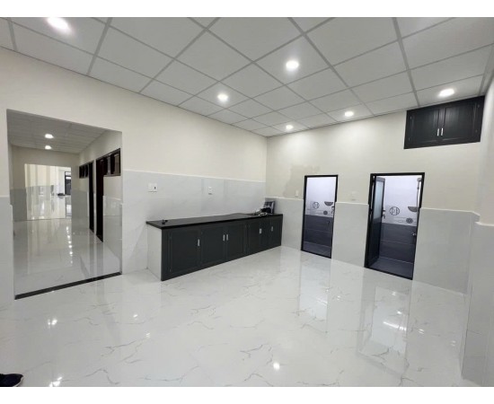 Cho thuê nhà mặt tiền 133 Lò Siêu, P.8, Q.11. Giá thuê: 30 triệu/tháng