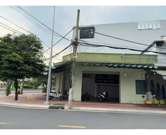 Cho thuê nhà góc 98 Trần Thị Ngôi, P.4, Q.8. Giá thuê: 25 triệu/tháng