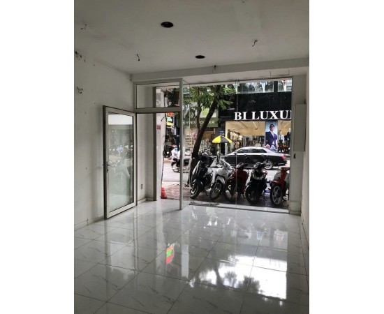 Cho thuê nhà mặt tiền – 245R Lê Văn Sỹ, P.13, Q.Phú Nhuận. Giá thuê: 45 triệu/tháng