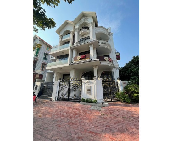 Cho Thuê Nhà GÓC 2MT : 48 Nguyễn Thị Thập + Đường Số 3, Phường Tân Hưng, Quận 7, TPHCM. Giá cho thuê