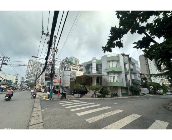 Cho thuê Nhà mặt tiền : 535–537 Nguyễn Duy Trinh, Thủ Đức. Giá thuê: 150 triệu/tháng