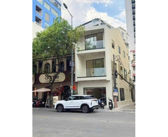 Cho thuê Nhà 2 mặt tiền : 44 Trương Quốc Dung, Quận Phú Nhuận. Giá thuê: 60 triệu/tháng