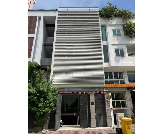 Cho thuê Nhà : 2C13 Trường Sa, Phường 3, Quận Bình Thạnh. Giá thuê: 120 triệu/tháng