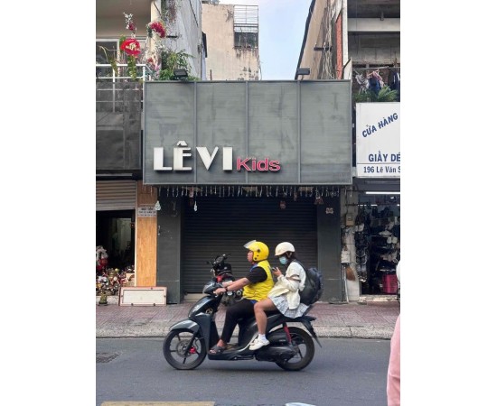 Cho thuê Nhà mặt tiền : 200 Lê Văn Sỹ, Phường 10, Quận Phú Nhuận. Giá thuê: 45 triệu/tháng