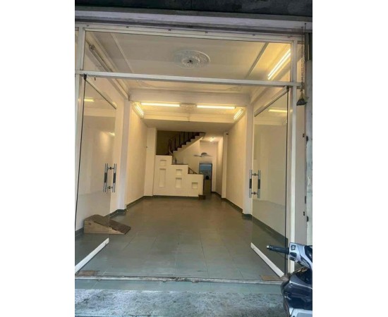 Cho thuê Nhà mặt tiền : 313 Hoàng Diệu, Phường 6, Quận 4, TP.HCM. Giá thuê: 70 triệu/tháng