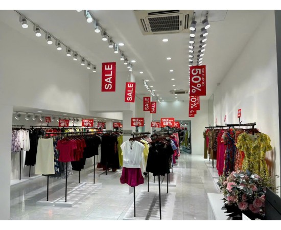 Cho thuê Nhà mặt tiền : 236-238 Nguyễn Đình Chiểu, Phường 6, Quận 3. Giá thuê: 100 triệu/tháng