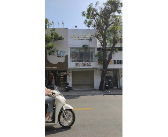 Cho thuê Nhà mặt tiền : 44 Lê Văn Sỹ, Phường 11, Quận Phú Nhuận. Giá thuê: 50 triệu/tháng