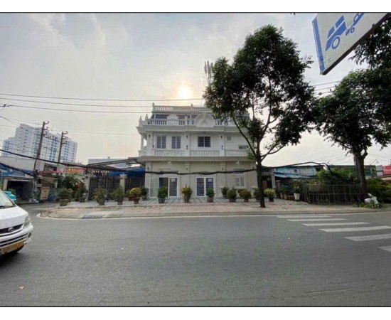 Cho thuê Mặt Bằng Mặt tiền : Số 2 Đường số 13, Phường Linh Tây, Thủ Đức. Giá thuê: 40 triệu/tháng